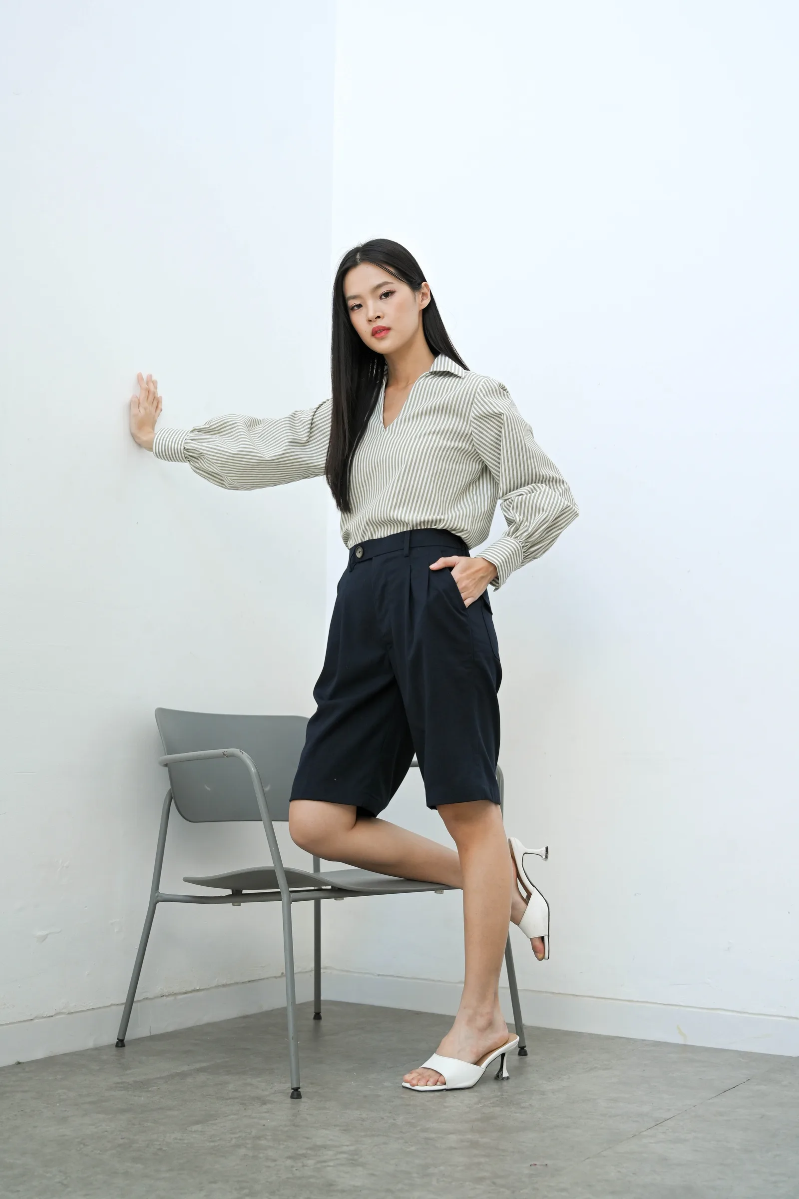 Navy Short Lily Classic Pant, photo 4 of 6