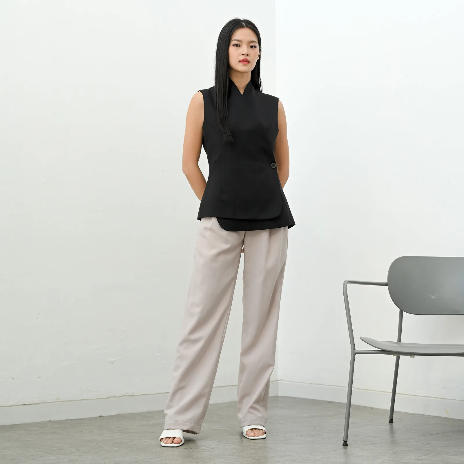 Black Ella Vest Prime, photo 2 of 7